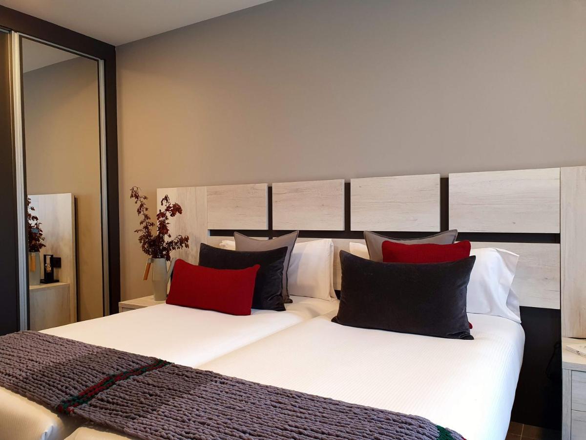 Apartahotel 5Dos5 Овиедо Екстериор снимка