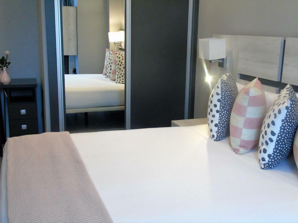 Apartahotel 5Dos5 Овиедо Екстериор снимка