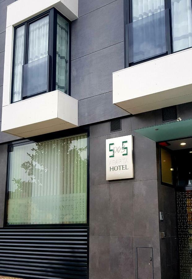 Apartahotel 5Dos5 Овиедо Екстериор снимка